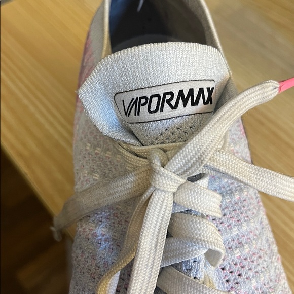 Nike VAPORMAX Women's White Knit Sneakers with Pink Accents and Black Swoosh - Picture 5 of 5
